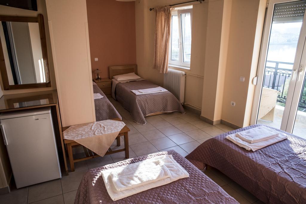 Zoumboulis Rooms Mytilíni エクステリア 写真