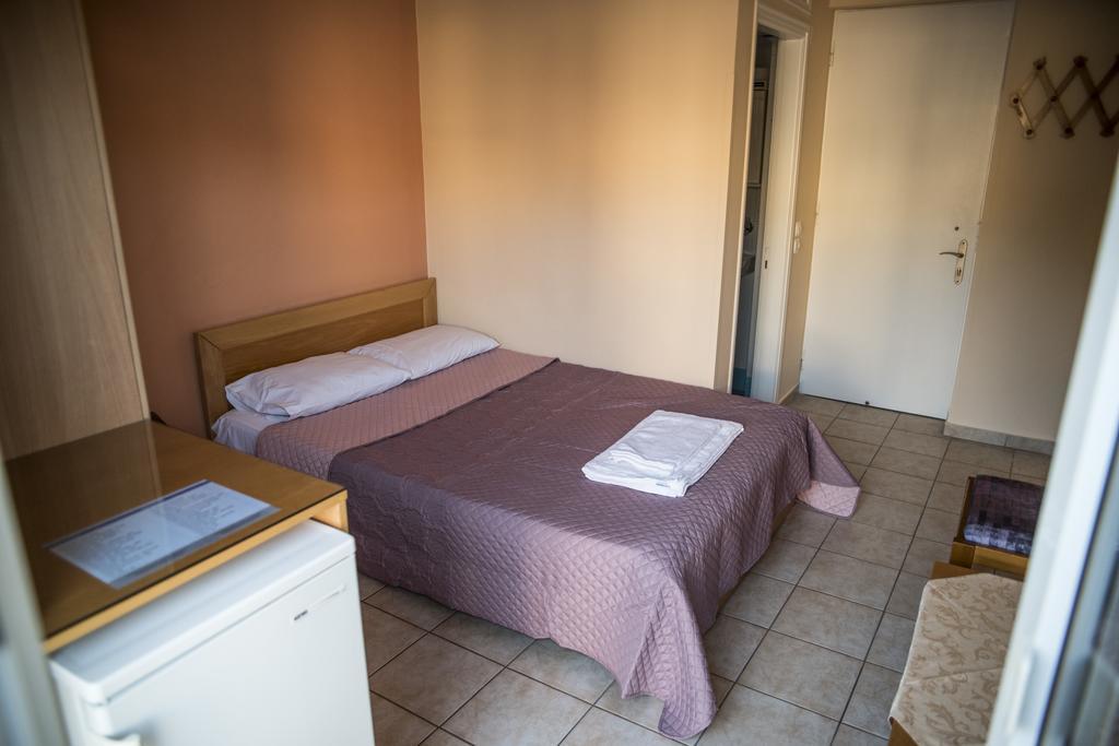 Zoumboulis Rooms Mytilíni エクステリア 写真